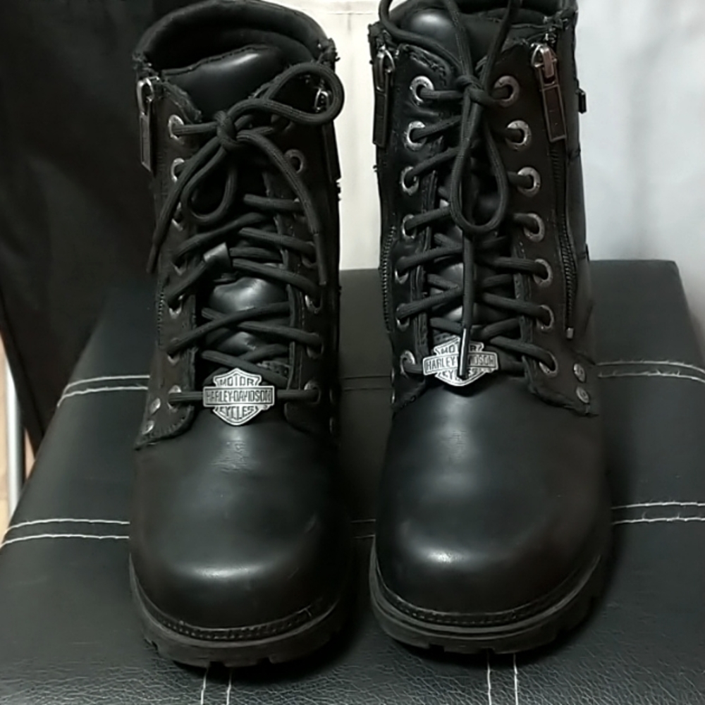 Harley-Davidson black boots for women size 7 and 1/2 and Harley-Davidson bandana